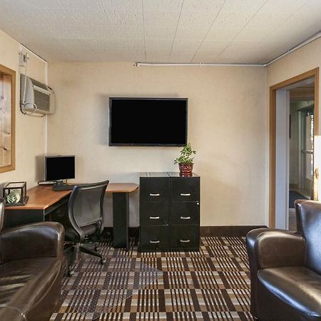 Downtown Duluth Inn Bagian luar foto