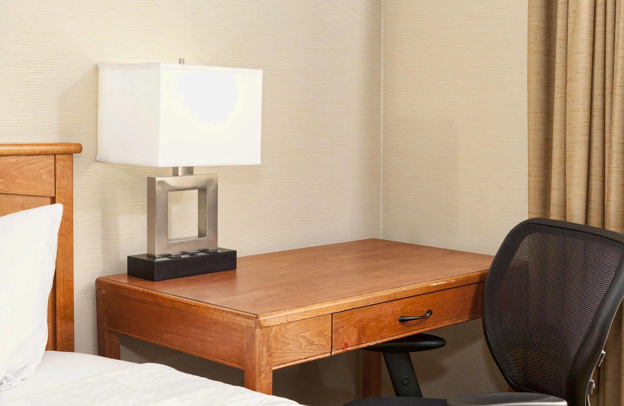 Downtown Duluth Inn Bagian luar foto